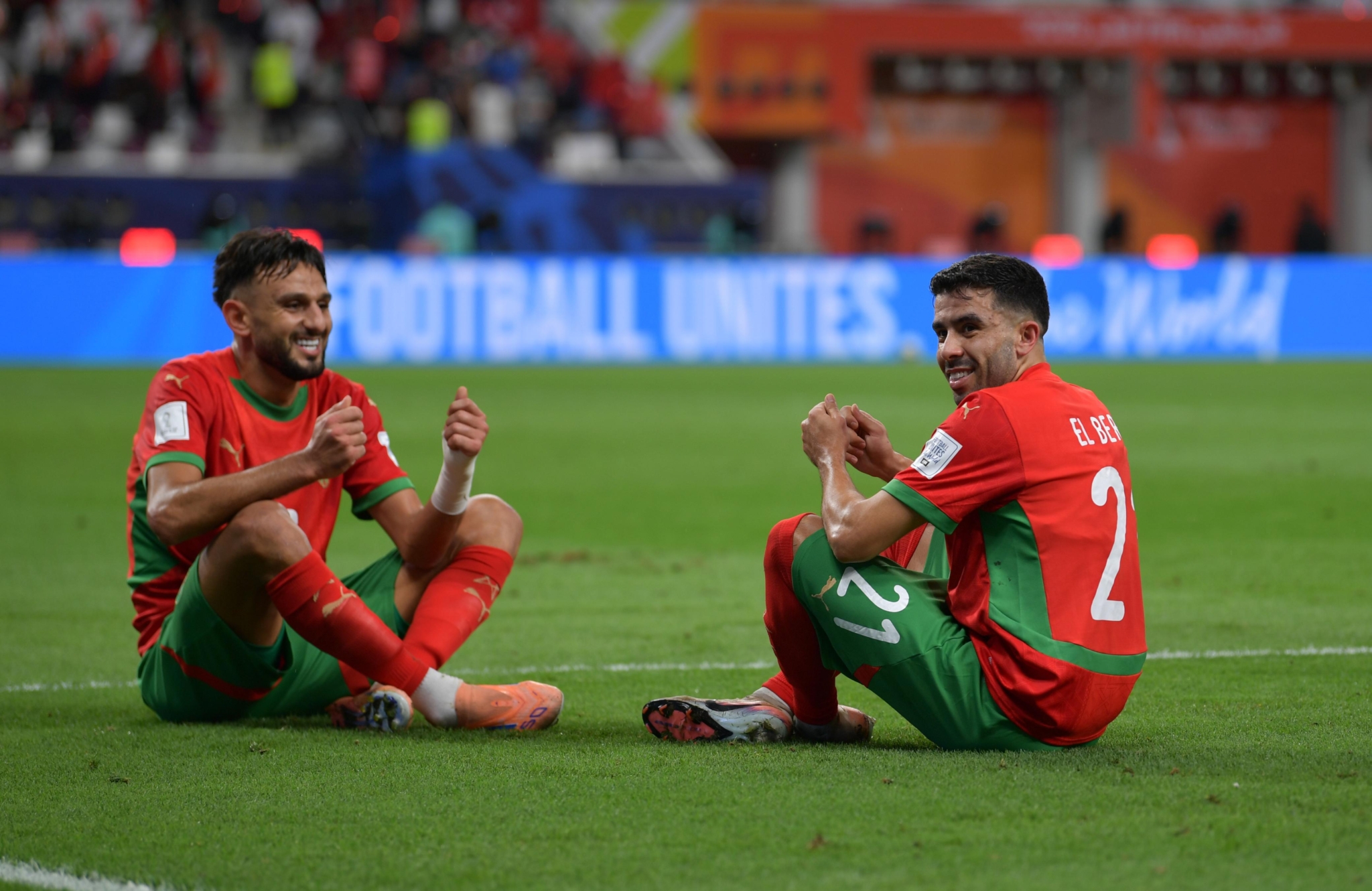 المغرب يطيح بالإمارات بثلاثية ويبلغ نهائي كأس العرب