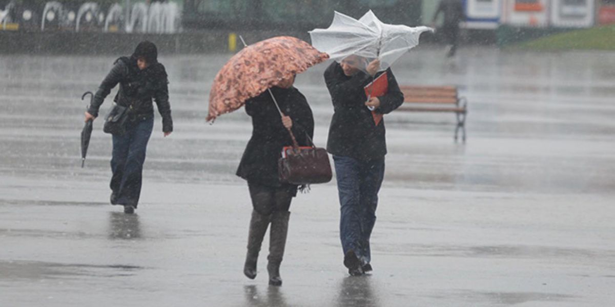 نشرة إنذارية: أمطار قوية ورياح عاصفية من الخميس إلى الجمعة
