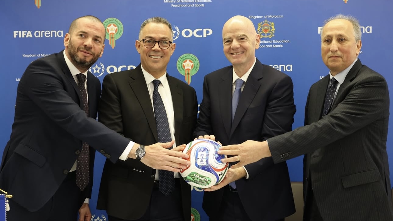 كرة القدم تقترب من الأحياء.. إنفانتينو يعلن إحداث 30 ملعبا مصغرا في المغرب بدعم من مجموعة OCP