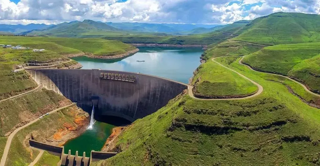 المغرب يطوي مؤقتا صفحة الإجهاد المائي بارتفاع قياسي لمخزون السدود