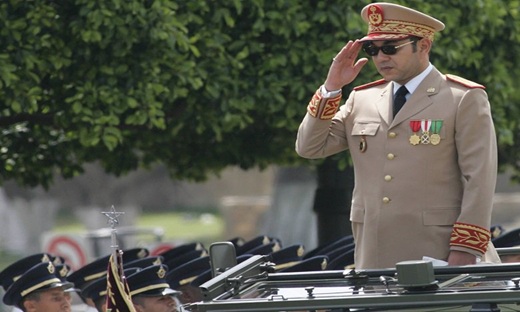 جلالة الملك يشيد بمساهمة القوات المسلحة الملكية في إغاثة المتضررين من الفيضانات